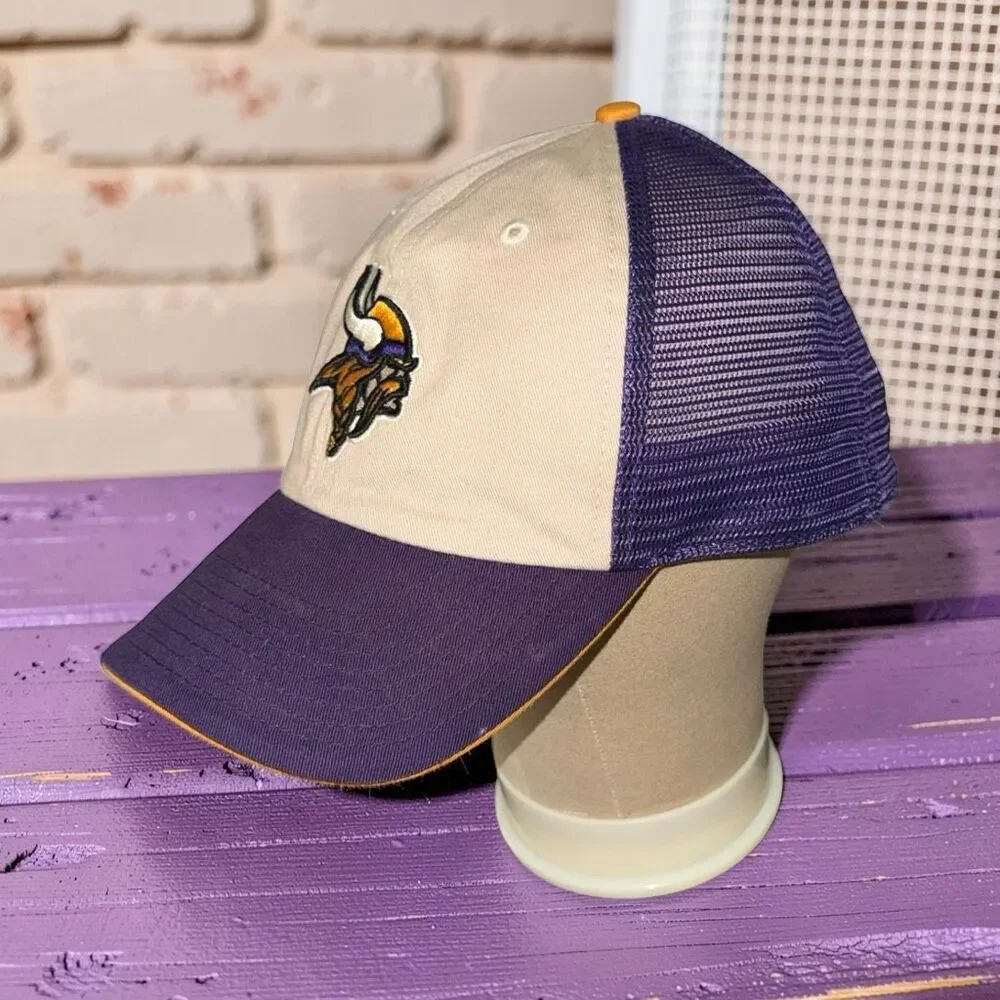 NFL Team Apparel Minnesota Vikings Snapback Trucker Hat O/S